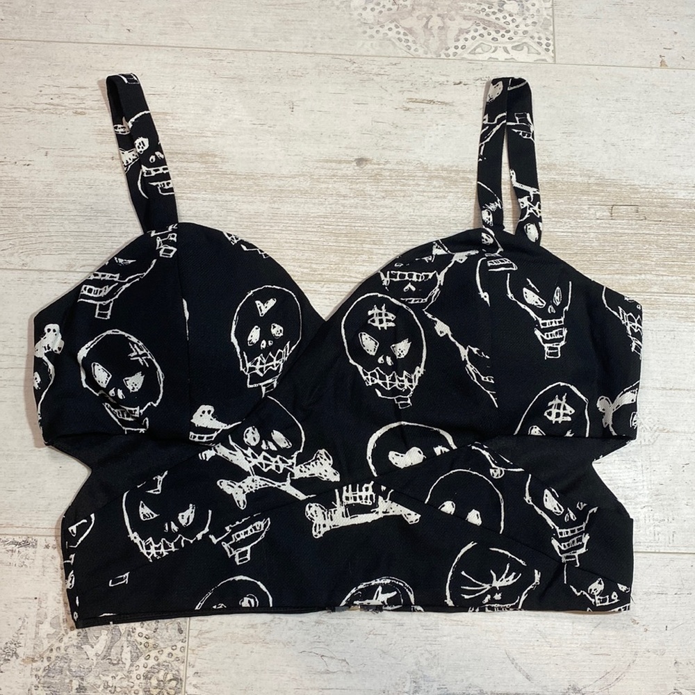 Hottopic Jaw Breaker Black and White Skull Cut Out Crop Top